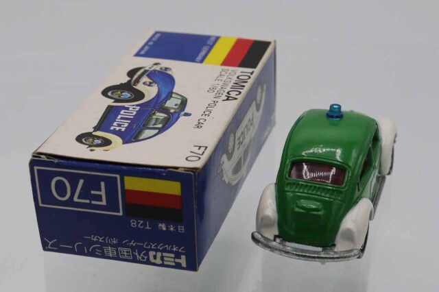 トミカ　青箱
