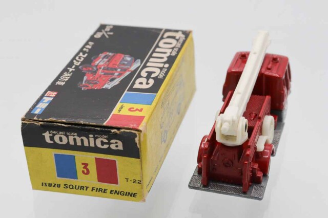 黒箱トミカ 3　イスズ　スクアート消防車　美品　日本製　デッドストック ミニカーショップ ケンボックス トミカ 黒箱☆3☆いすゞ
