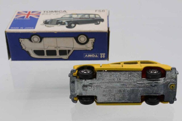 トミカ 青箱 F56-1-2 オースティン タクシーキャブ Amazon | トミカ 青箱 F56 オースティン タクシーキャブ 外国車