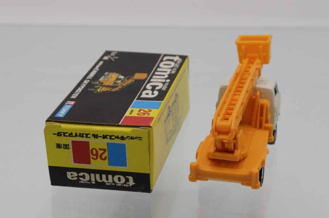 (2389)トミカ 黒箱 日本製 日産 キャブオール スカイマスター 2台 ミニカーショップ ケンボックス トミカ 黒箱☆26☆日産キャブオール