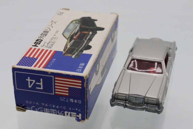 トミカ　黒箱