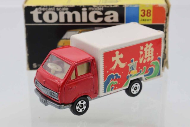 トミカ NO.60 ダットサン第一号車 黒箱 - ガシャポン