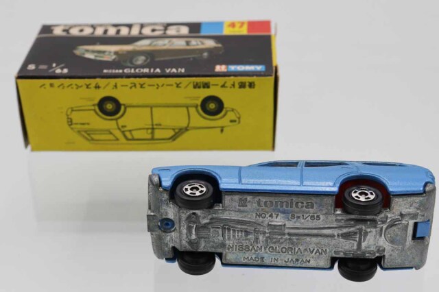 黒箱トミカ 47　日産グロリアバン　美品　日本製　デッドストック 黒箱トミカ 47 日産グロリアバン 美品 日本製 デッドストック