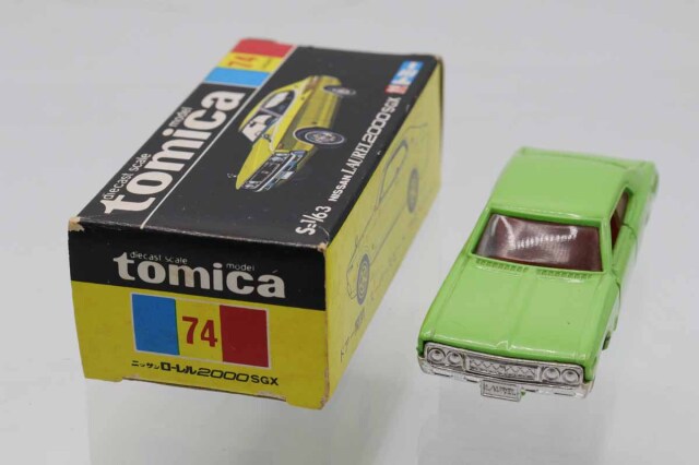 ミニカーショップ ケンボックス トミカ 黒箱☆74☆日産ローレル