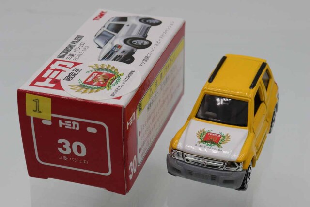 ミニカーショップ ケンボックス トミカ 赤箱☆30☆三菱パジェロ