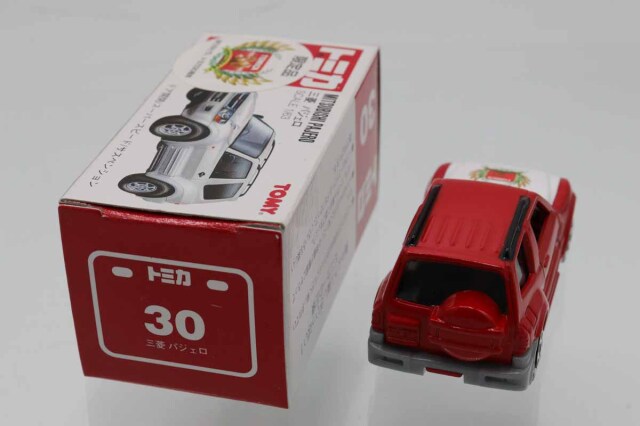 ミニカーショップ ケンボックス トミカ 赤箱☆30☆三菱パジェロ