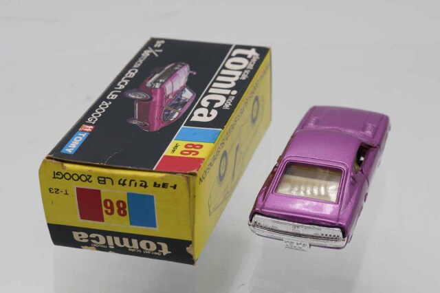 TOMICA　トミカ　セリカ2000GT　紫メッキ　箱付き TOMICA トミカ セリカ2000GT 紫メッキ 箱付き - メルカリ