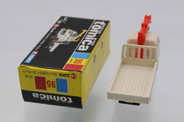 ミニカーショップ ケンボックス トミカ 黒箱☆95☆UDコンドルクレーン