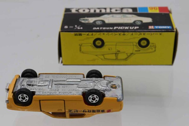 がっさん　ミニチュア ミニカーショップ ケンボックス トミカ 黒箱☆96☆ダットサン