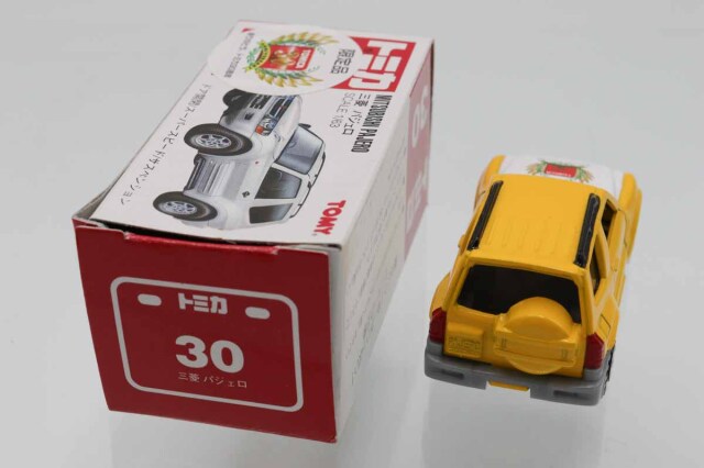 ミニカーショップ ケンボックス トミカ 赤箱☆30☆三菱パジェロ