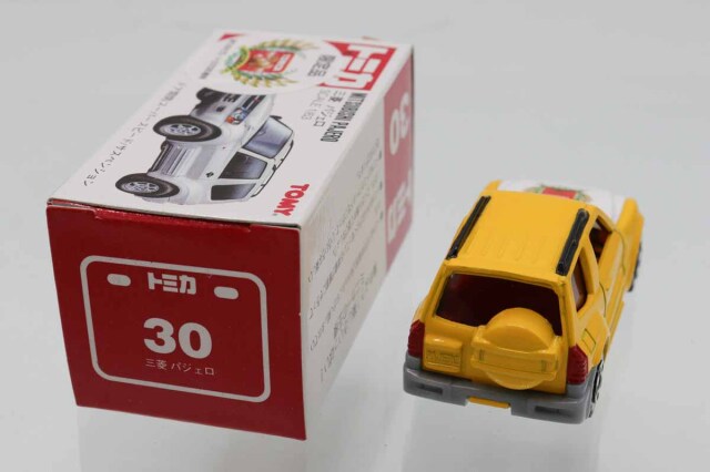 ミニカーショップ ケンボックス トミカ 赤箱☆30☆三菱パジェロ