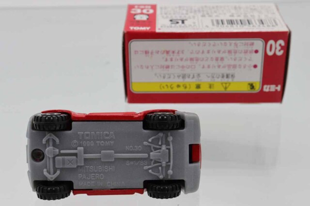 ミニカーショップ ケンボックス トミカ 赤箱☆30☆三菱パジェロ