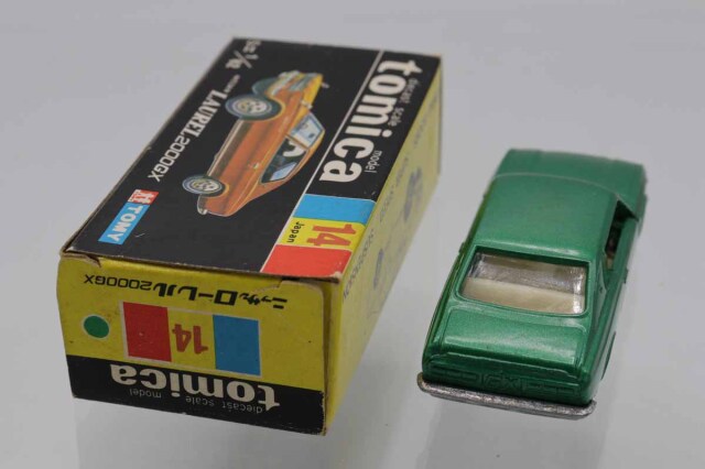 ミニカーショップ ケンボックス トミカ 黒箱☆14☆日産ローレル
