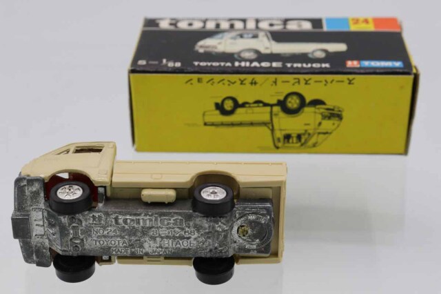 ミニカーショップ ケンボックス トミカ 黒箱☆24☆トヨタハイエース