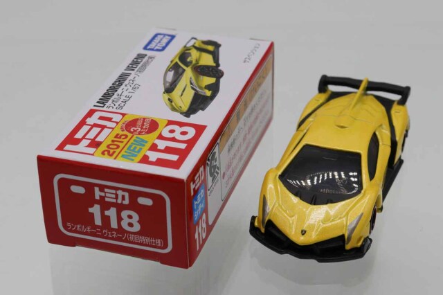 トミカ　赤箱