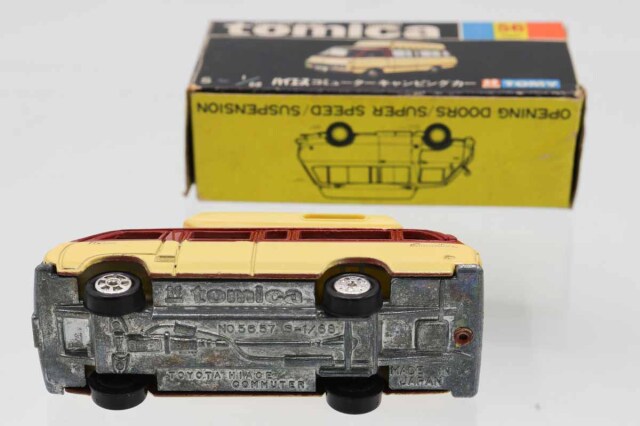 ミニカーショップ ケンボックス トミカ 黒箱☆56☆トヨタハイエース