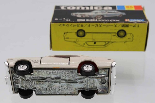 ミニカーショップ ケンボックス トミカ 黒箱☆85-1-1☆日産