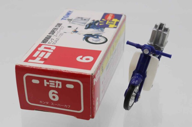 トミカ　赤箱