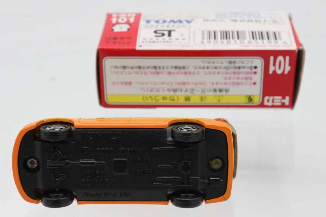 トミカ　赤箱