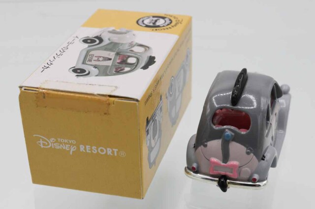 ディズニー　トミカ　イーヨーのクラッシックカー 1063004173094134_02_9809.jpeg