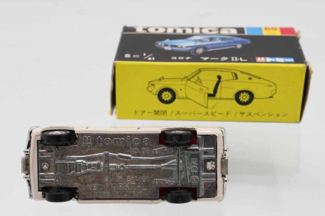 ミニカーショップ ケンボックス トミカ 黒箱☆69☆トヨタコロナ