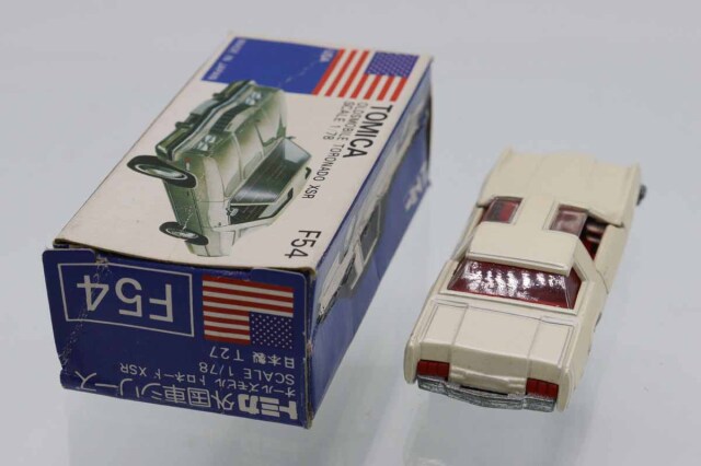 トミカ　青箱