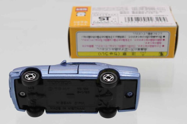 ミニカーショップ ケンボックス トイズドリーム日産シーマ ※トミカ