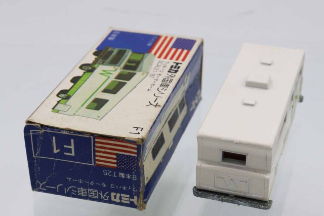 トミカ　青箱