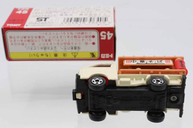 ミニカーショップ ケンボックス トミカ 赤箱☆45☆スズキキャリィ