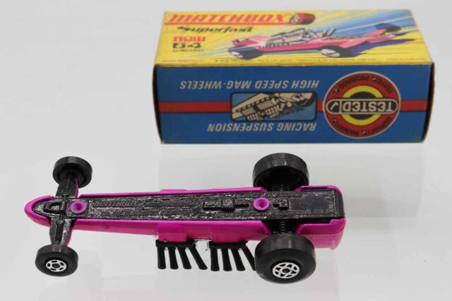 ミニカーショップ ケンボックス マッチボックス☆64☆SLINGSHOT