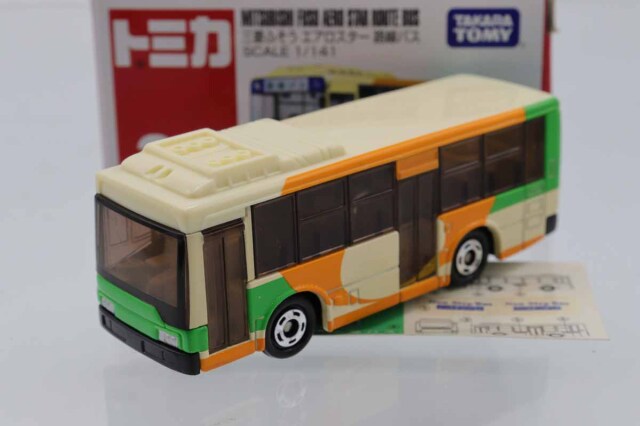 トミカ　赤箱