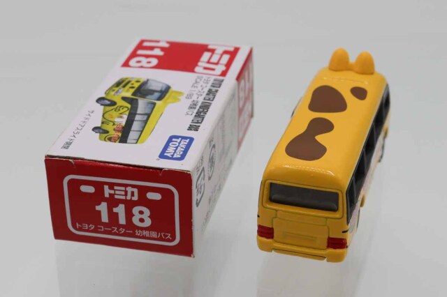 トミカ　赤箱