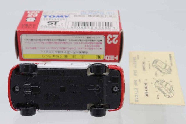 トミカ　赤箱