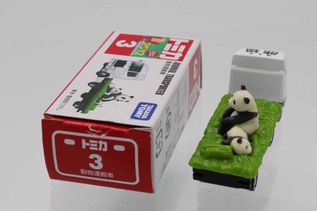トミカ　赤箱