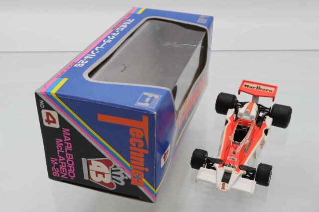 永大グリップ マルボロ マクラーレン M-26 Fー1 1/20スケール