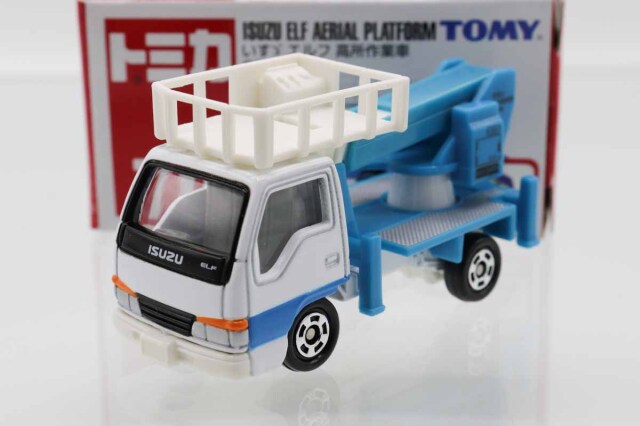 トミカ　赤箱