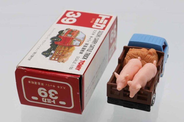 トミカ 黒箱 スズキ キャリィ 家畜運搬車 希少な赤 ミニカーショップ ケンボックス トミカ 赤箱(日本製)☆39