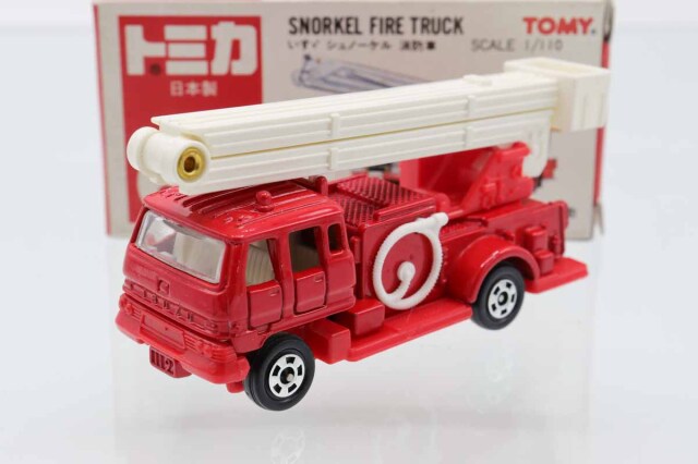 トミカ　赤箱