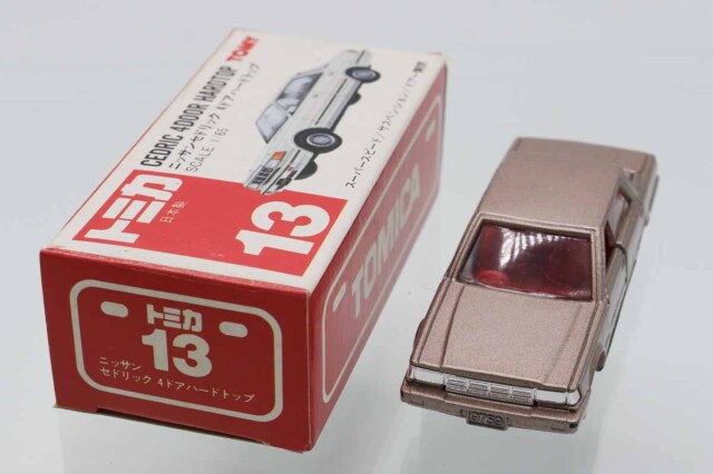 ミニカーショップ ケンボックス トミカ 赤箱(日本製)☆13☆日産