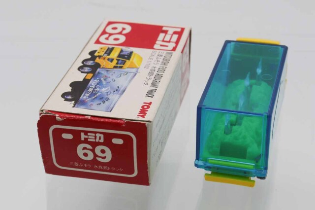 トミカ　赤箱