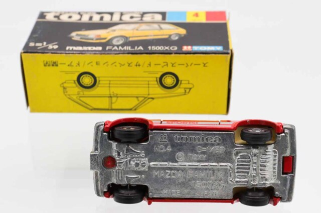 激レア】 トミカ 黒箱 No.4 マツダ ファミリア 1500XG 日本製 激レア