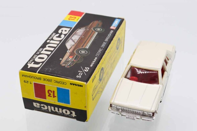 ミニカーショップ ケンボックス トミカ 黒箱☆13☆日産セドリック 280E