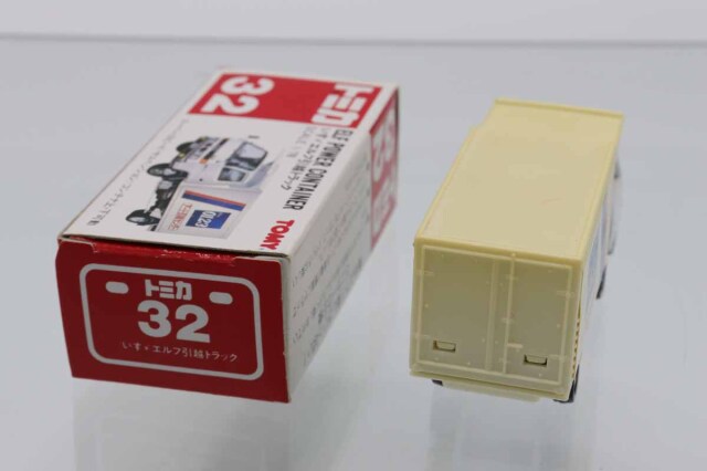 ミニカーショップ ケンボックス トミカ 赤箱☆32☆いすゞエルフ 引越