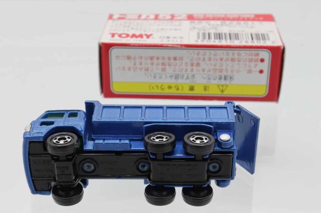 トミカ　赤箱