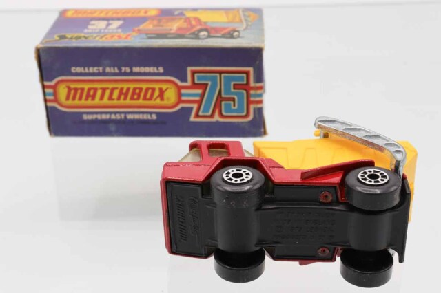 ミニカーショップ ケンボックス マッチボックス☆37☆SKIP TRUCK(赤/黄