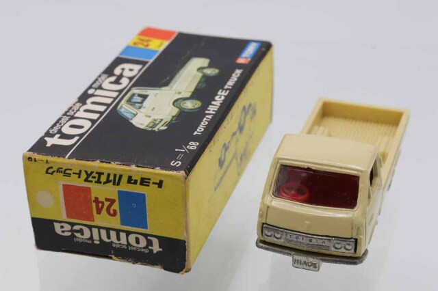 ミニカーショップ ケンボックス トミカ 黒箱☆24☆トヨタハイエース