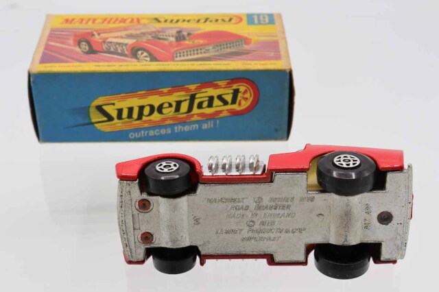 ミニカーショップ ケンボックス マッチボックス☆19☆ROAD DRAGSTER(赤