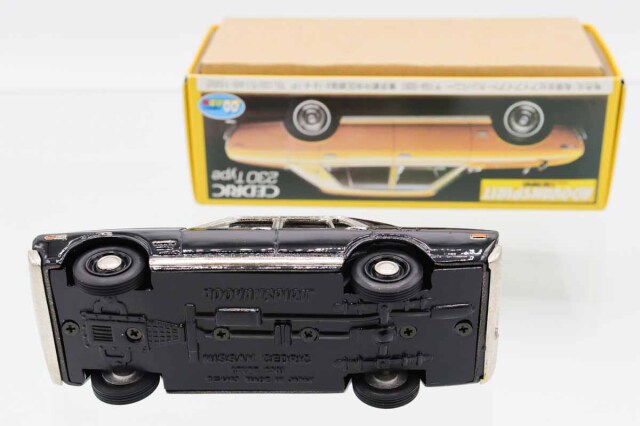 アンチモニー　アドバンスピリット　セドリック　スペシャル シックスパトカー ミニカーショップ ケンボックス アンチモニー製日産セドリックバン