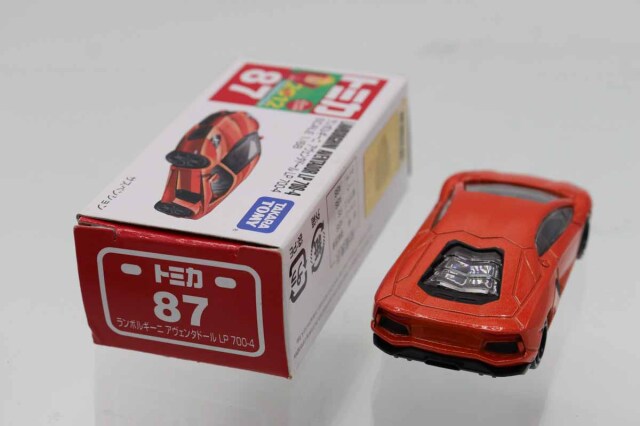 トミカ　赤箱