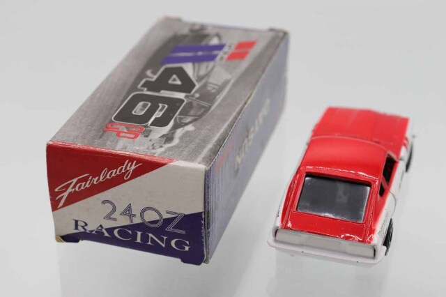 非売品レア 期間限定出品（7月28迄）コマツ ビッグサイズ メタル製美品 ミニカーショップ ケンボックス トミカ特注（日本製）ダットサン